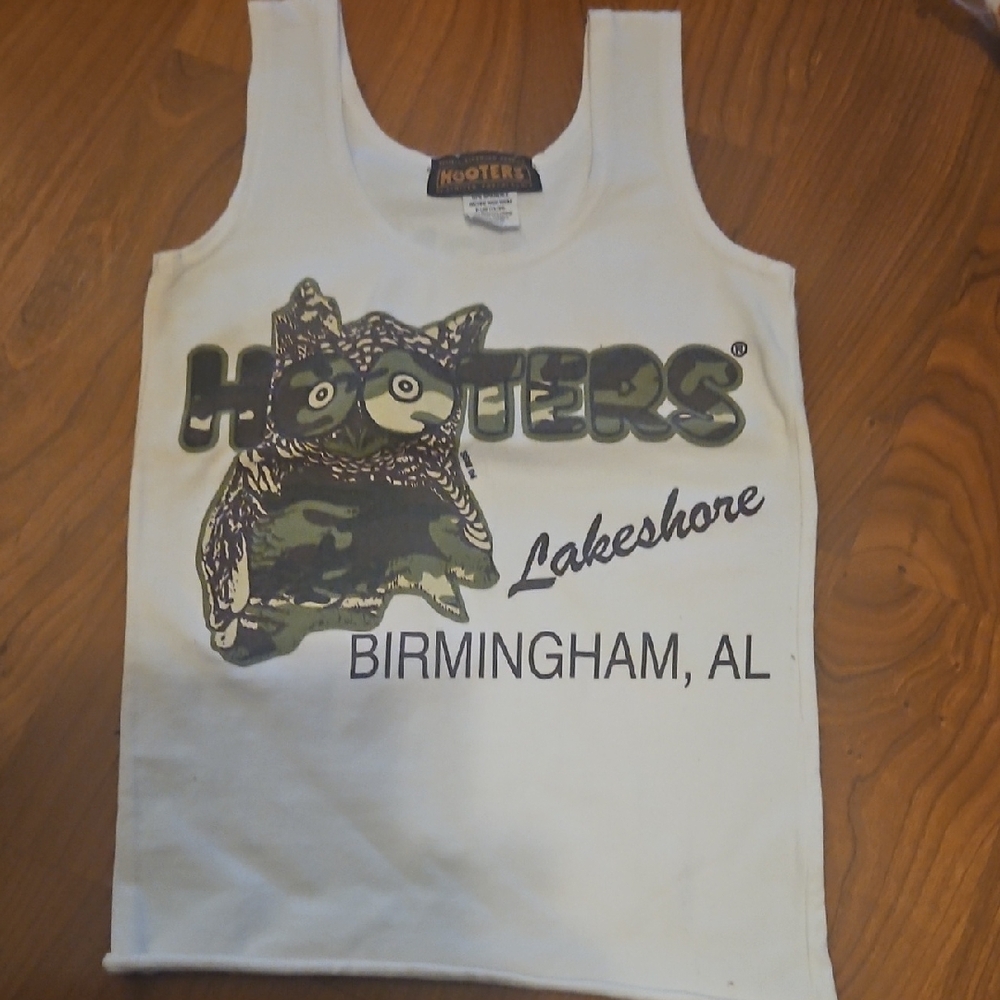 Vintage Hooters We Salute The Troops Tank Top Small